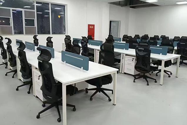 簡約現(xiàn)代職員(yuán)桌-13