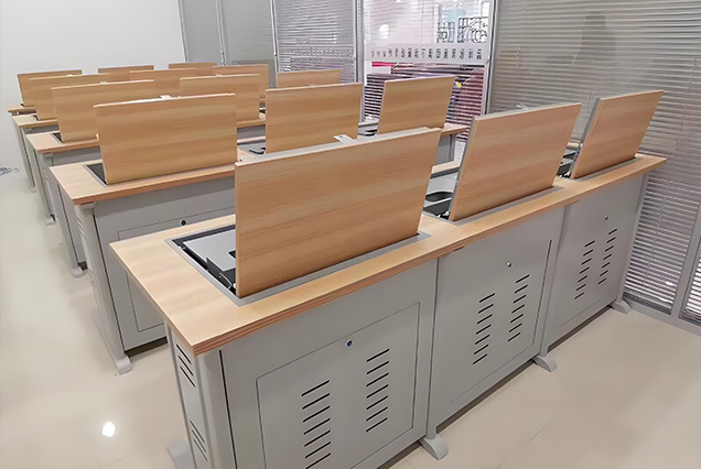 多(duō)媒體(tǐ)電(diàn)教室-2